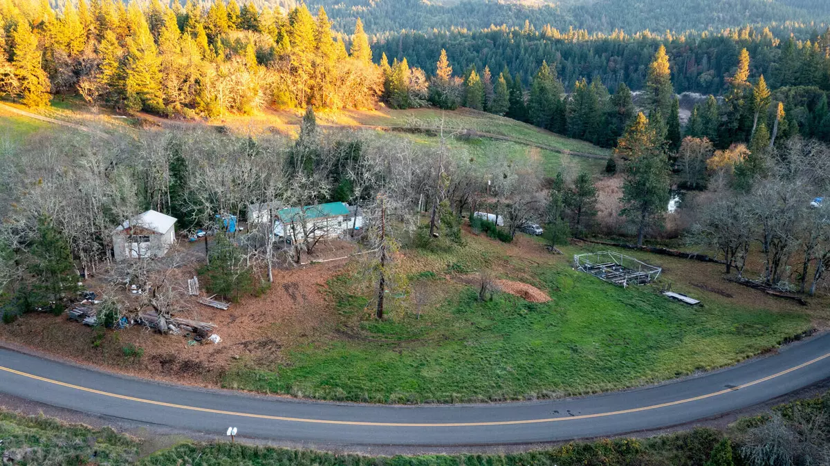 Prospect, OR 97536,215 Evergreen DR