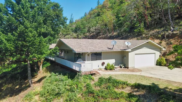 1718 Wetherbee DR, Grants Pass, OR 97527