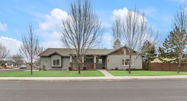 2350 21st ST, Redmond, OR 97756