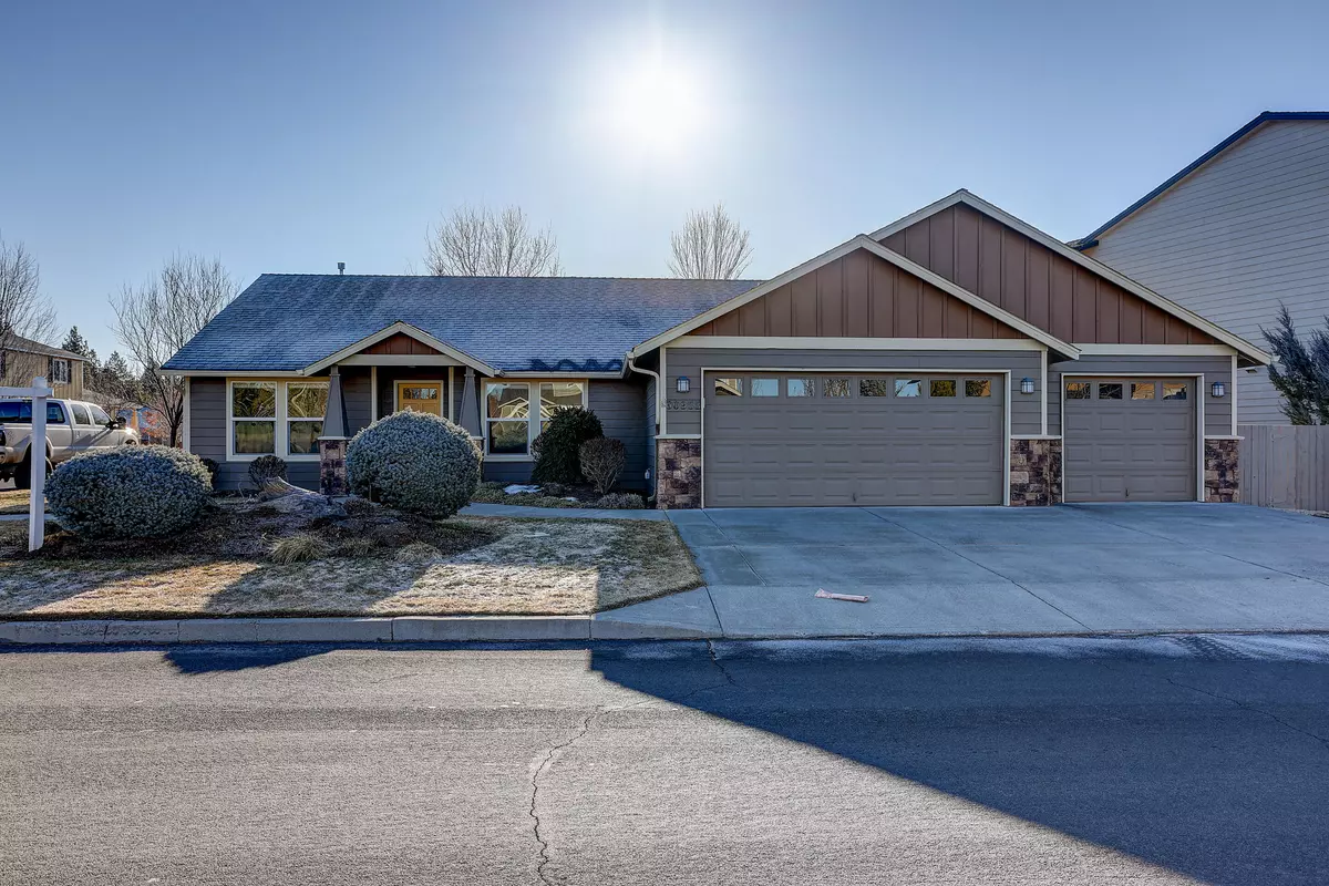 Bend, OR 97702,60955 Woods Valley PL