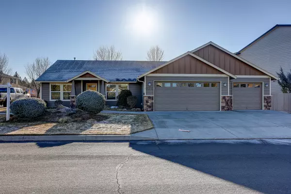 60955 Woods Valley PL, Bend, OR 97702