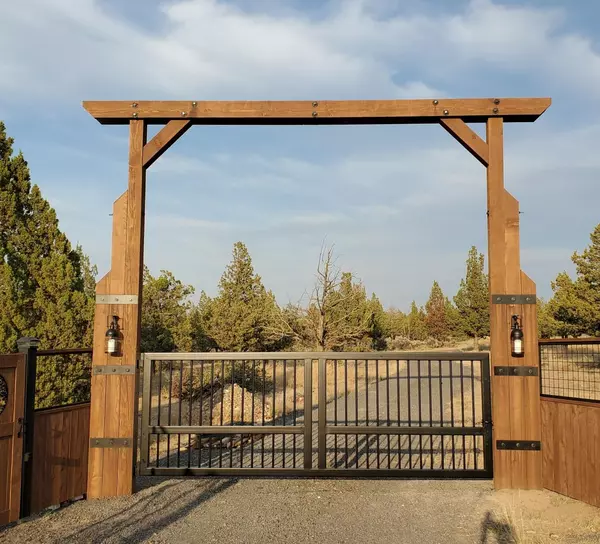 7006 Joshua CT, Powell Butte, OR 97753