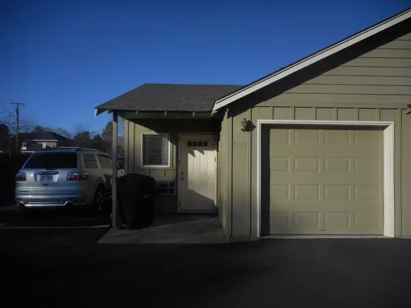 2841 21st ST, Redmond, OR 97756