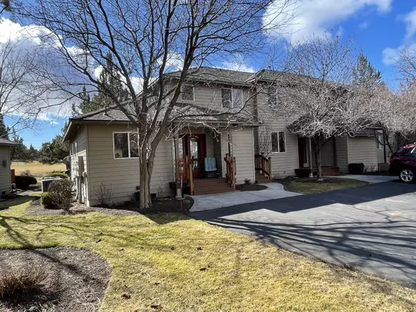 1061 Golden Pheasant DR, Redmond, OR 97756