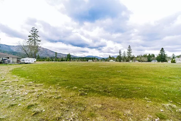 Cave Junction, OR 97523,569 Forks CIR