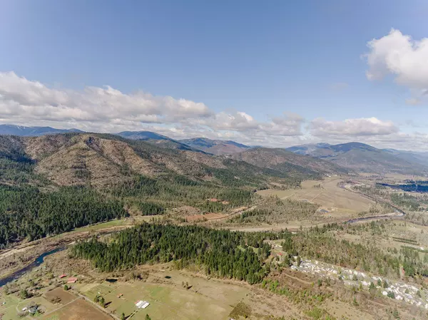Cave Junction, OR 97523,562 Forks CIR