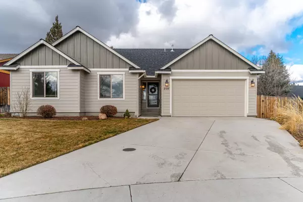 2511 Indian LN, Redmond, OR 97756