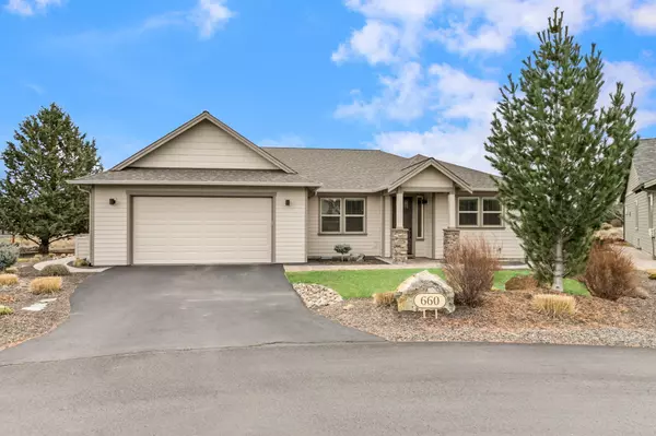 Redmond, OR 97756,660 Wildwood Falls CT