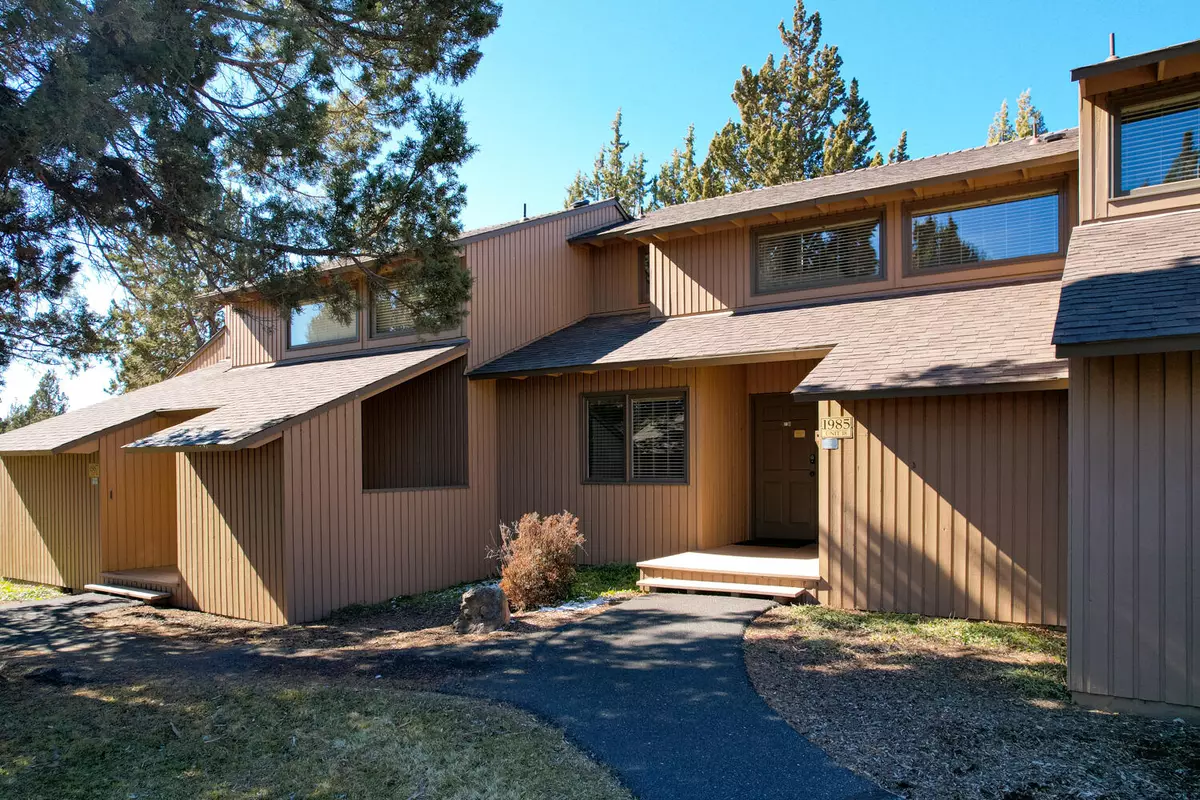 Redmond, OR 97756,1985 Redtail Hawk DR