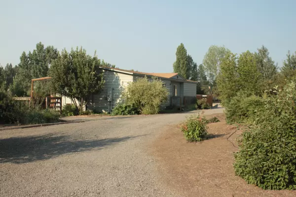 1956 Blue Pool WAY, Chiloquin, OR 97624