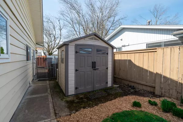 Salem, OR 97305,4452 45th AVE NE