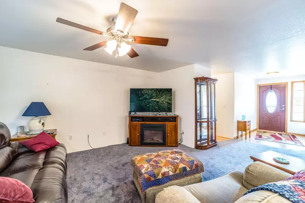 Medford, OR 97504,3057-3059 Ruby DR