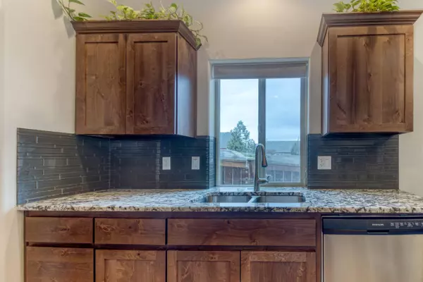 Bend, OR 97701,3175 Delmas ST