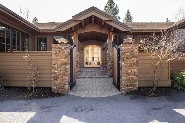 19436 Green Lakes LOOP, Bend, OR 97702