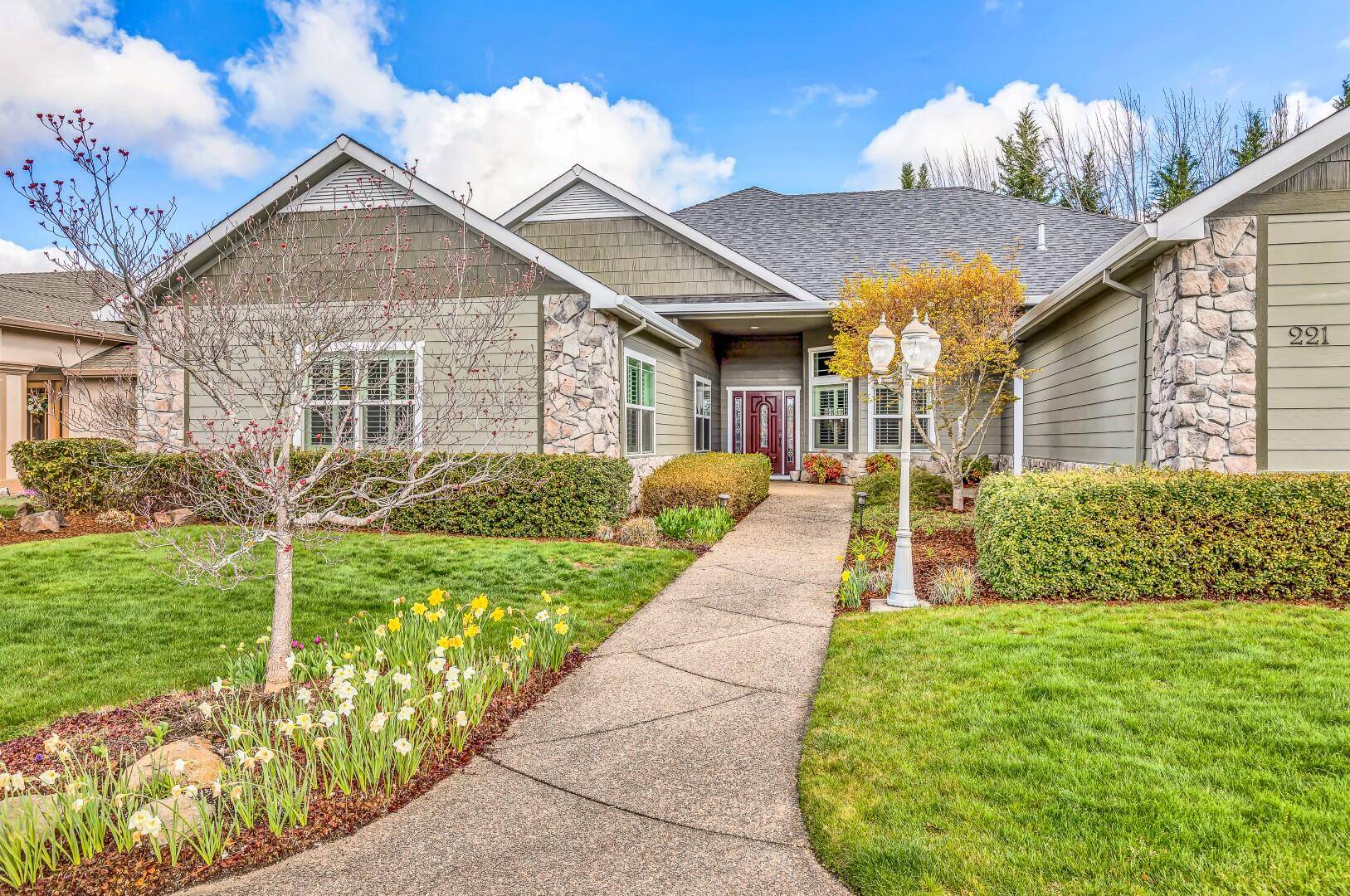 Eagle Point, OR 97524,221 Bellerive DR
