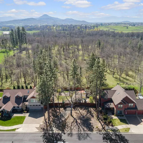 339 Cherry Wood, Eagle Point, OR 97524