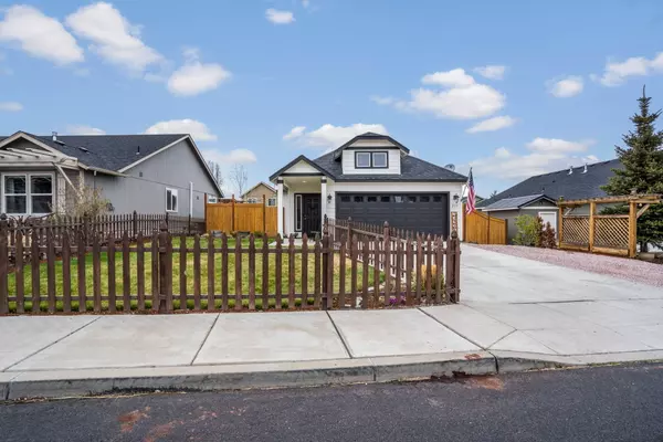 Redmond, OR 97756,213 34th LN