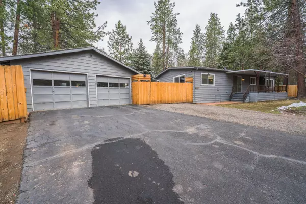 60916 McMullin DR, Bend, OR 97702