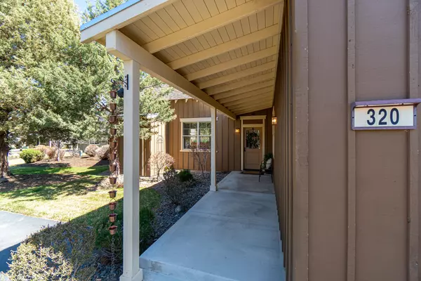 Redmond, OR 97756,320 Split Rail LN