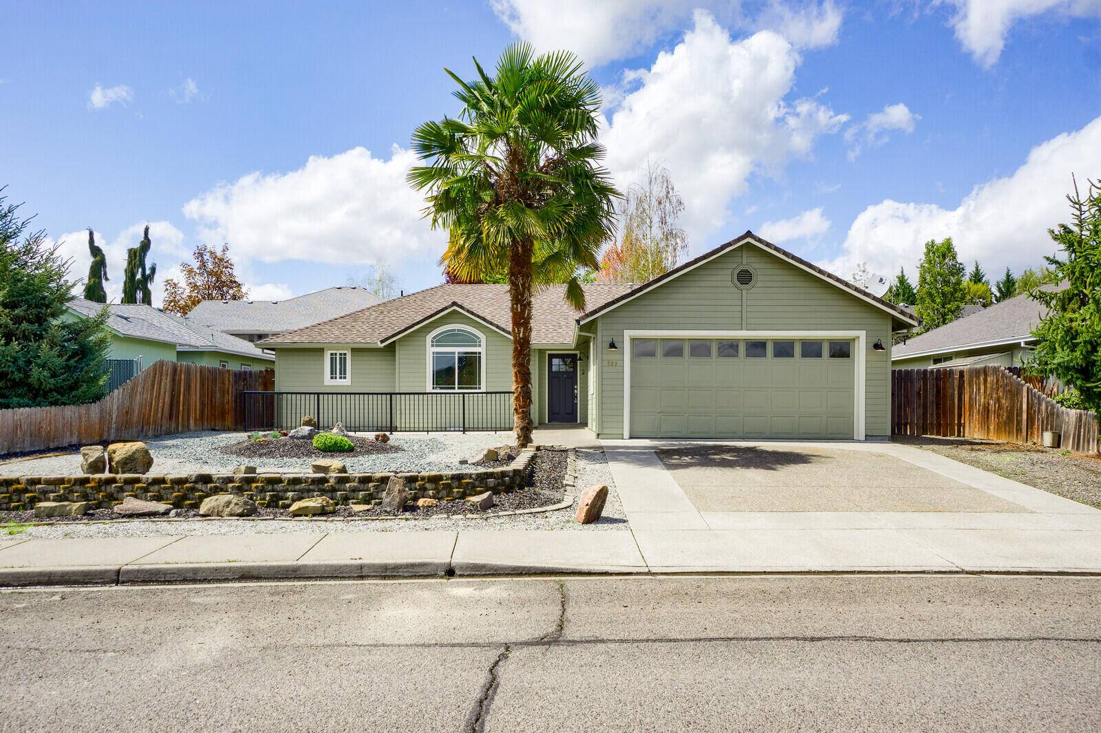 227 Dianne WAY, Eagle Point, OR 97524