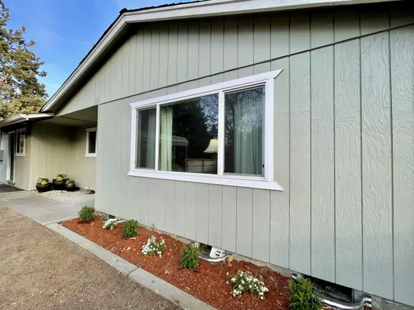 Bend, OR 97702,948 DOUGLAS ST