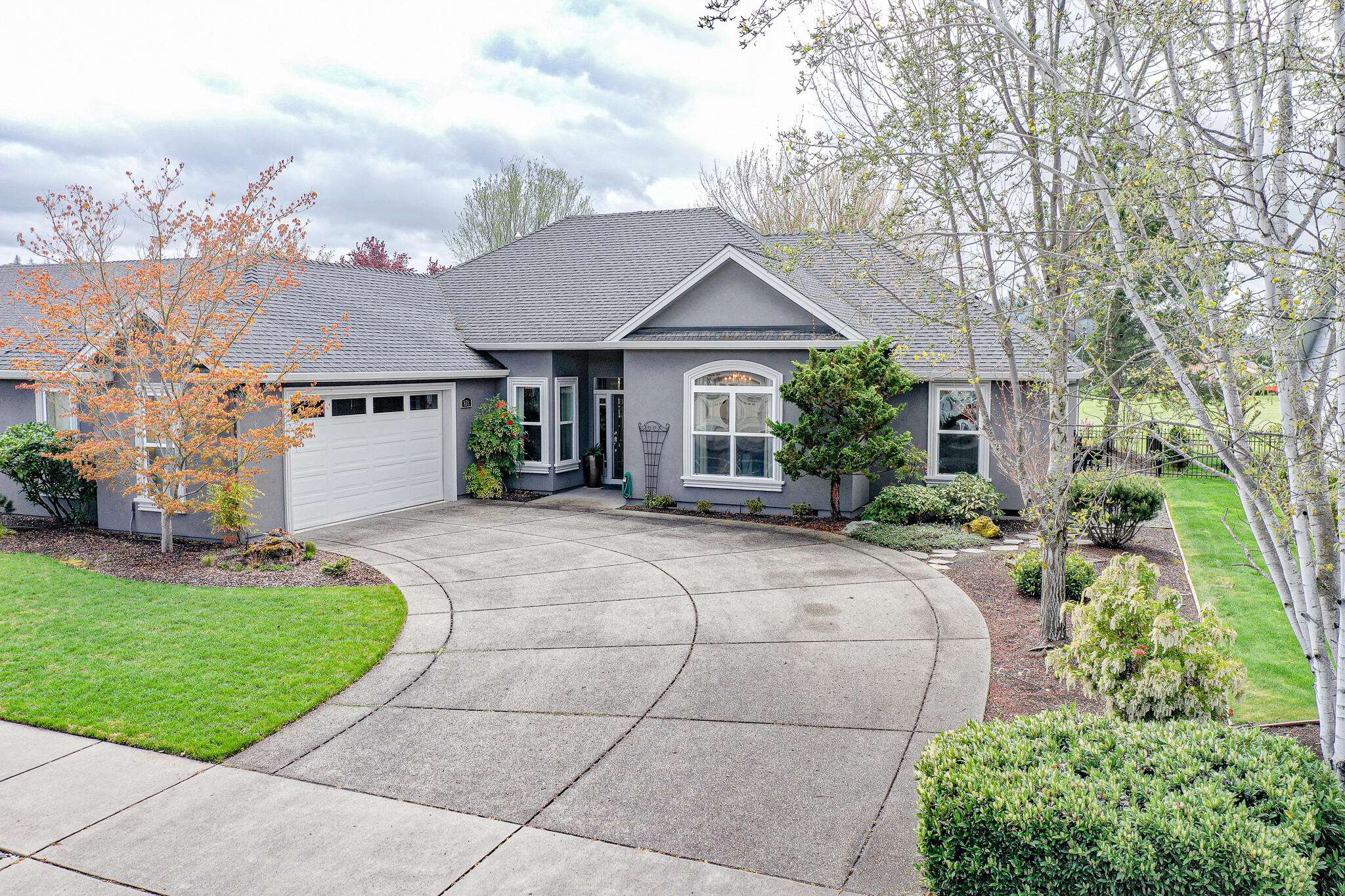 878 St. Andrews WAY, Eagle Point, OR 97524