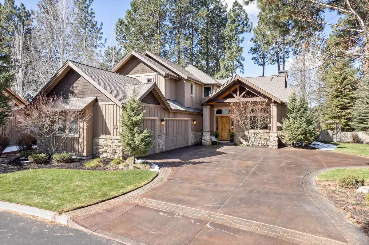 Bend, OR 97702,19416 Charleswood LN