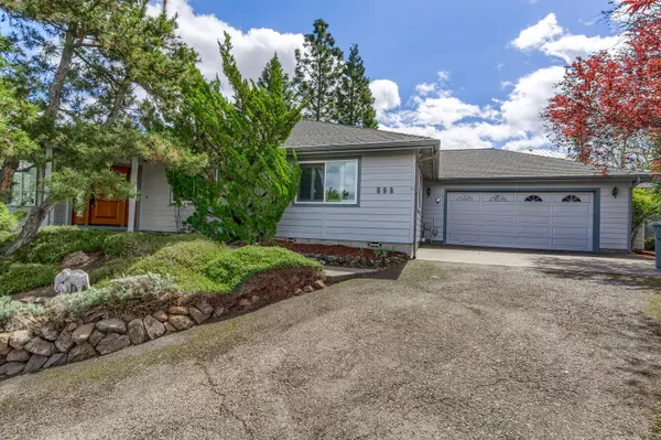 Ashland, OR 97520,558 Oak Hill CIR