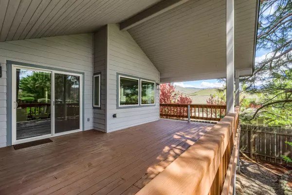 Ashland, OR 97520,558 Oak Hill CIR