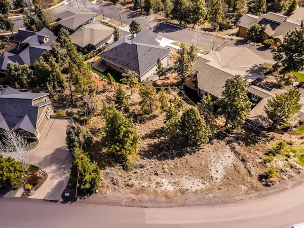 3237 Fairway Heights DR, Bend, OR 97703