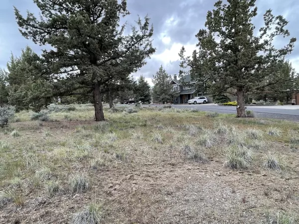 Redmond, OR 97756,810 Willet LN