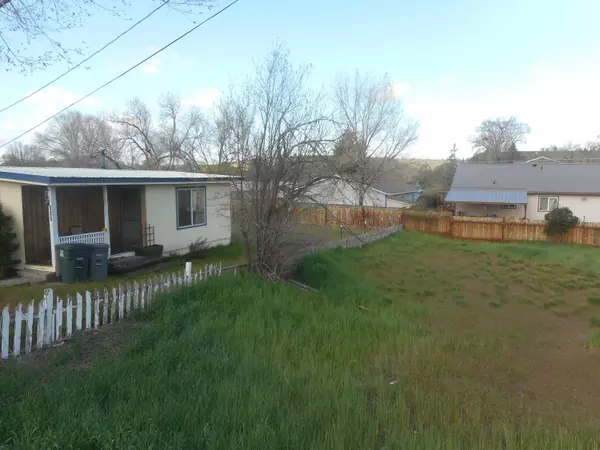 Madras, OR 97741,Lot 1 10th ST