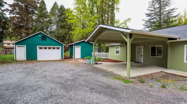 607 Pine ST, Rogue River, OR 97537