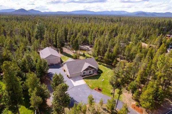 55255 Lazy River DR, Bend, OR 97707