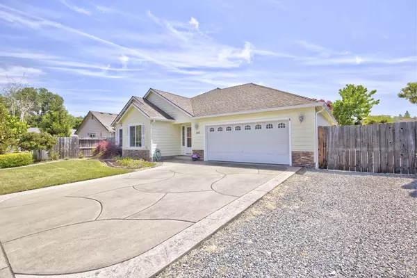 2667 Denton TRL, Grants Pass, OR 97527