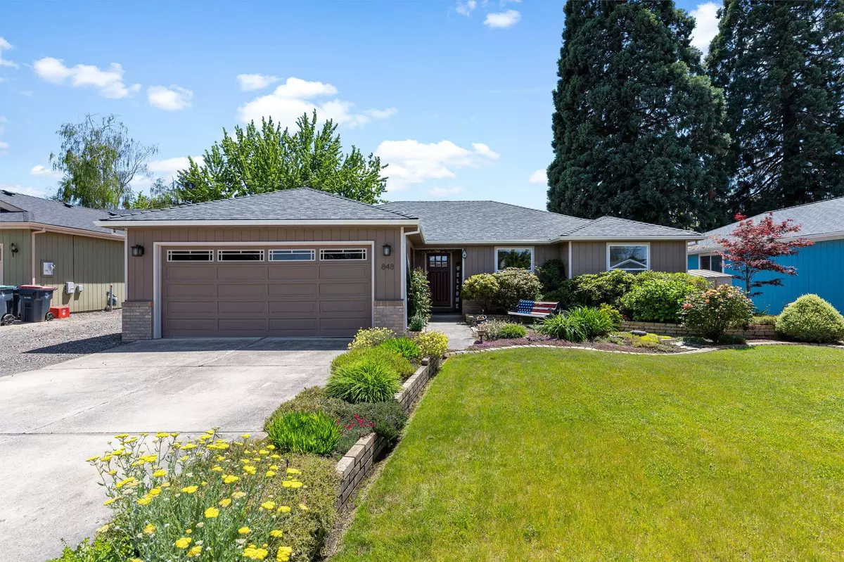 Central Point, OR 97502,848 Forest Glen Dr DR