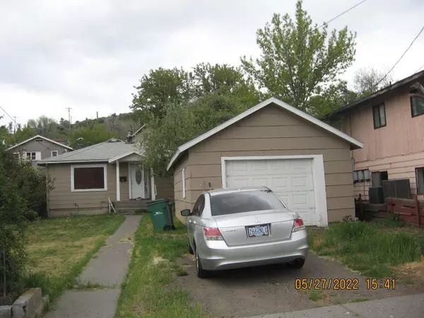 734 10th ST, Klamath Falls, OR 97601