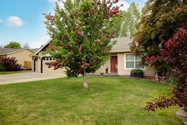 Redmond, OR 97756,1606 Teak AVE