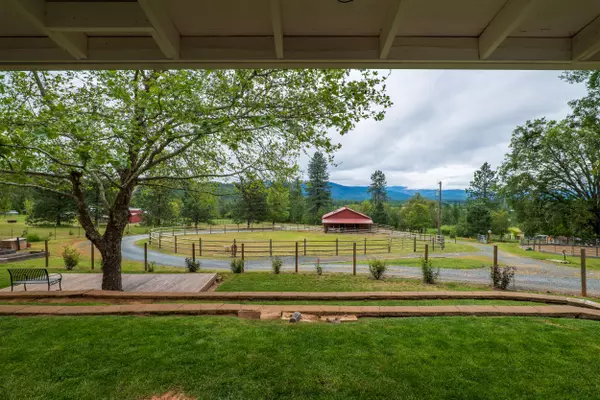 Cave Junction, OR 97523,350 Reagor LN