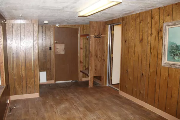 Rogue River, OR 97537,820 Queens Branch RD