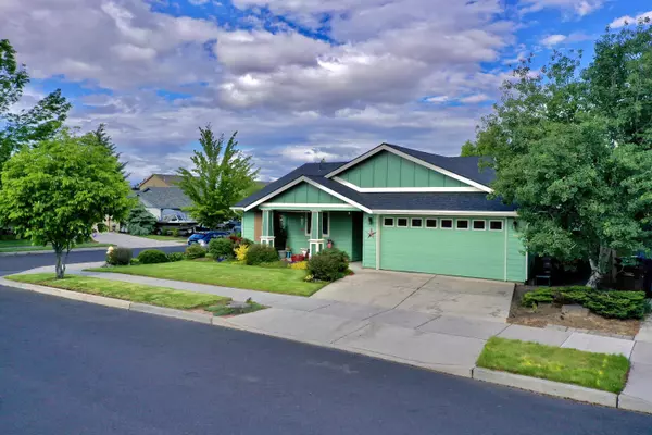 348 Antler LOOP, Redmond, OR 97756