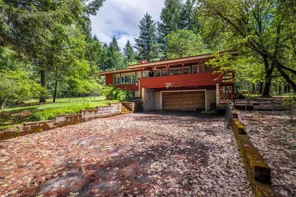 Cave Junction, OR 97523,225 Nolan RD