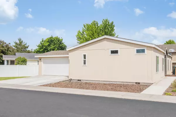 Redmond, OR 97756,2625 Evening Primrose DR