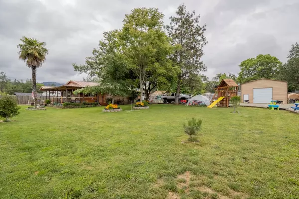 Grants Pass, OR 97526,6174 Monument DR