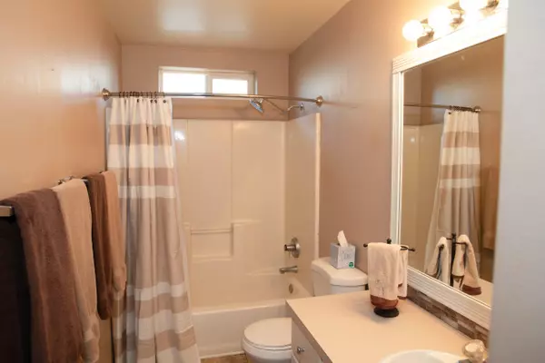 Bend, OR 97701,2471 Jennie Jo CT