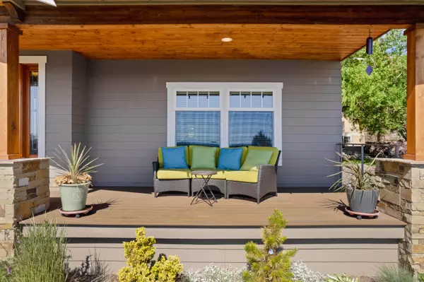Bend, OR 97703,2435 Todds Crest DR