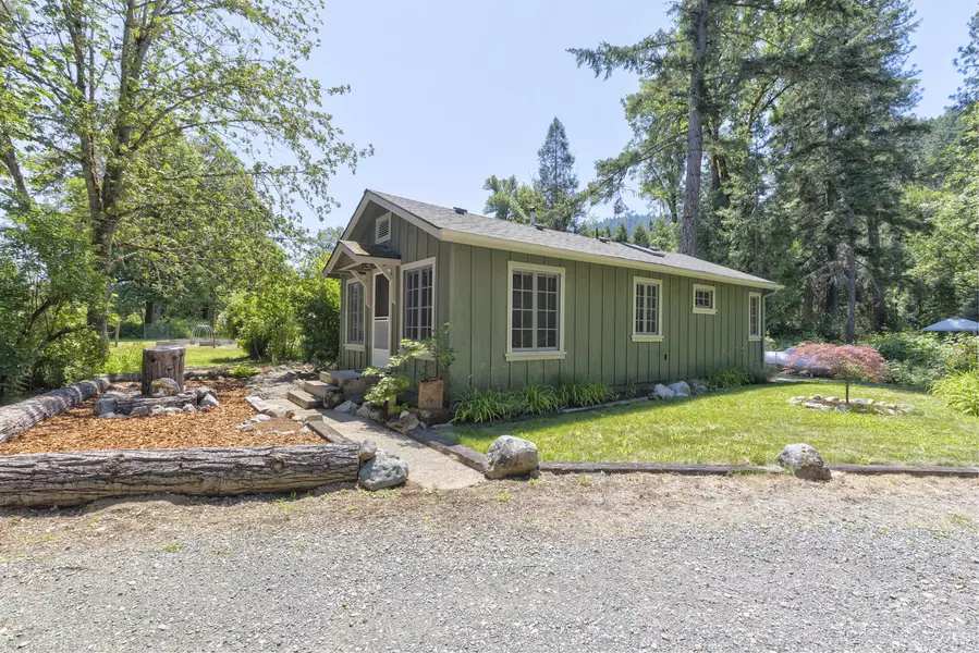 619 Placer RD, Wolf Creek, OR 97497