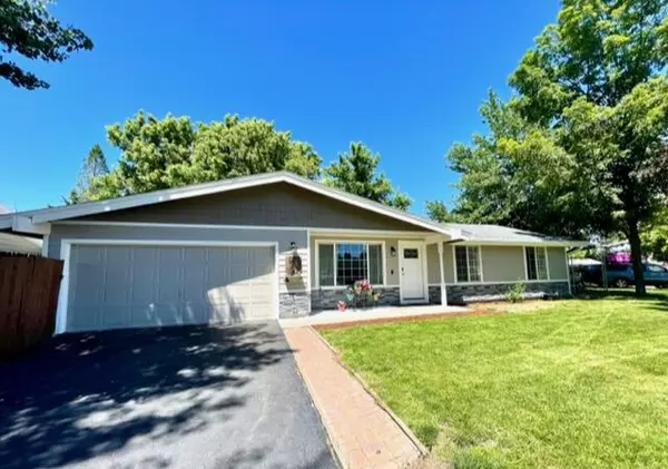 4208 Pepperwood DR, Klamath Falls, OR 97603