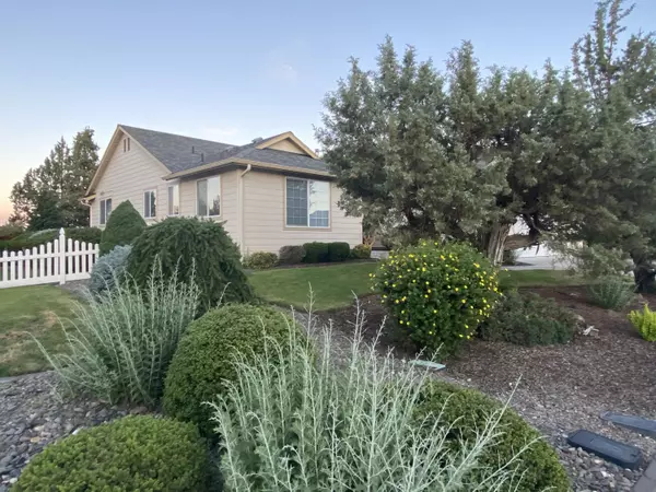 Redmond, OR 97756,4198 Tommy Armour LN