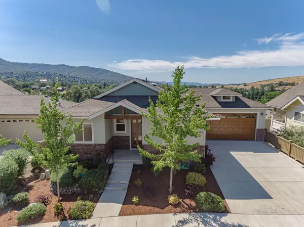 957 Patton LN, Ashland, OR 97520